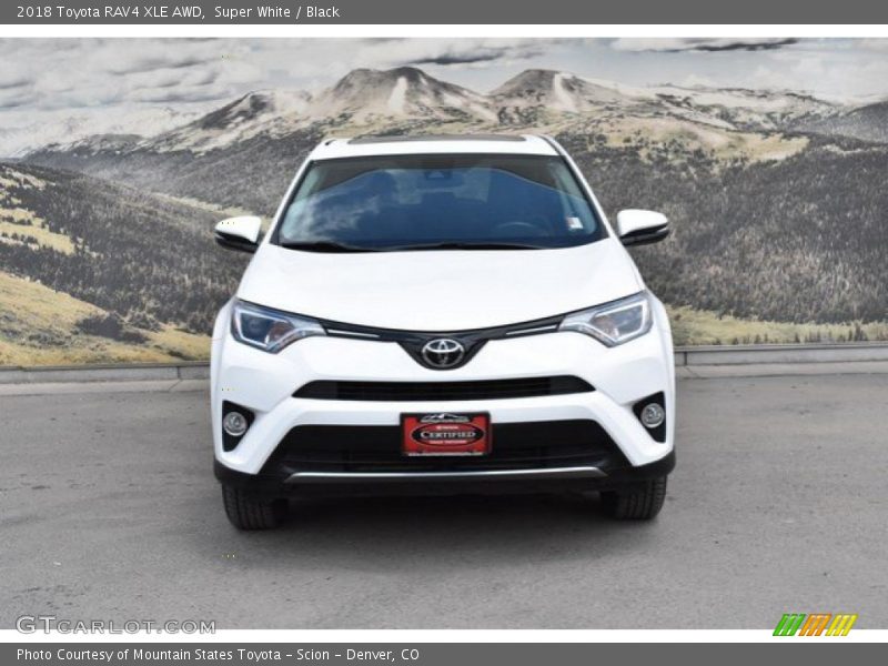 Super White / Black 2018 Toyota RAV4 XLE AWD