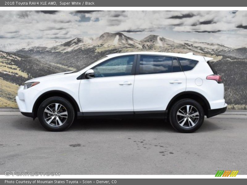 Super White / Black 2018 Toyota RAV4 XLE AWD