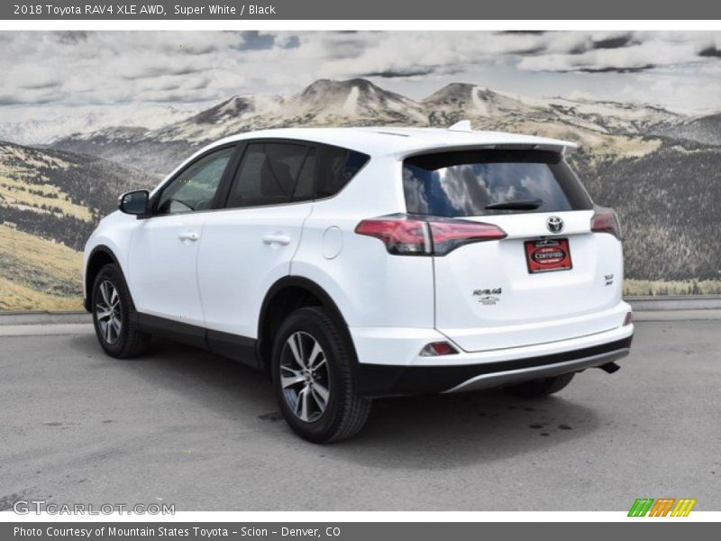 Super White / Black 2018 Toyota RAV4 XLE AWD