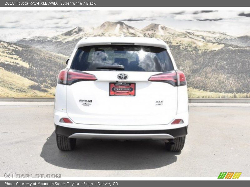 Super White / Black 2018 Toyota RAV4 XLE AWD