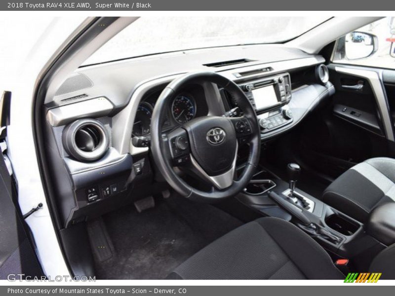 Super White / Black 2018 Toyota RAV4 XLE AWD