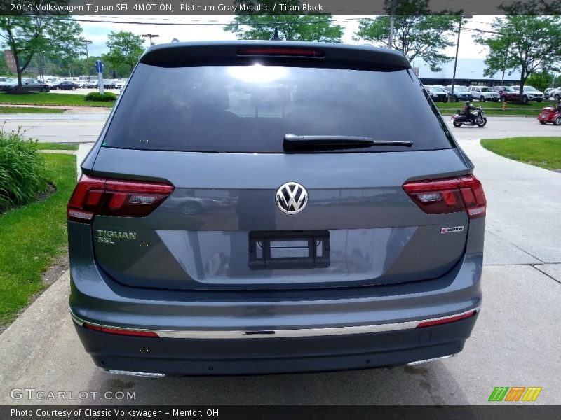 Platinum Gray Metallic / Titan Black 2019 Volkswagen Tiguan SEL 4MOTION
