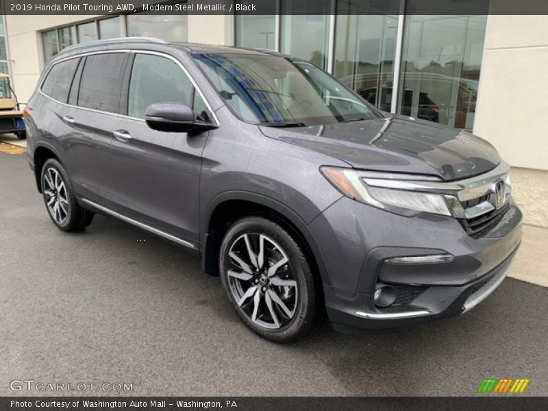 Modern Steel Metallic / Black 2019 Honda Pilot Touring AWD