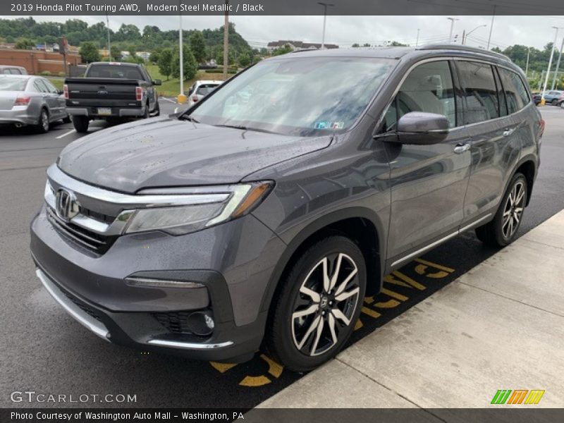 Modern Steel Metallic / Black 2019 Honda Pilot Touring AWD