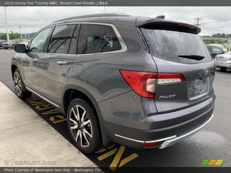 Modern Steel Metallic / Black 2019 Honda Pilot Touring AWD