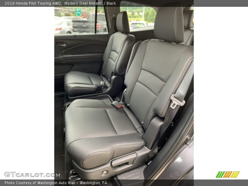 Modern Steel Metallic / Black 2019 Honda Pilot Touring AWD