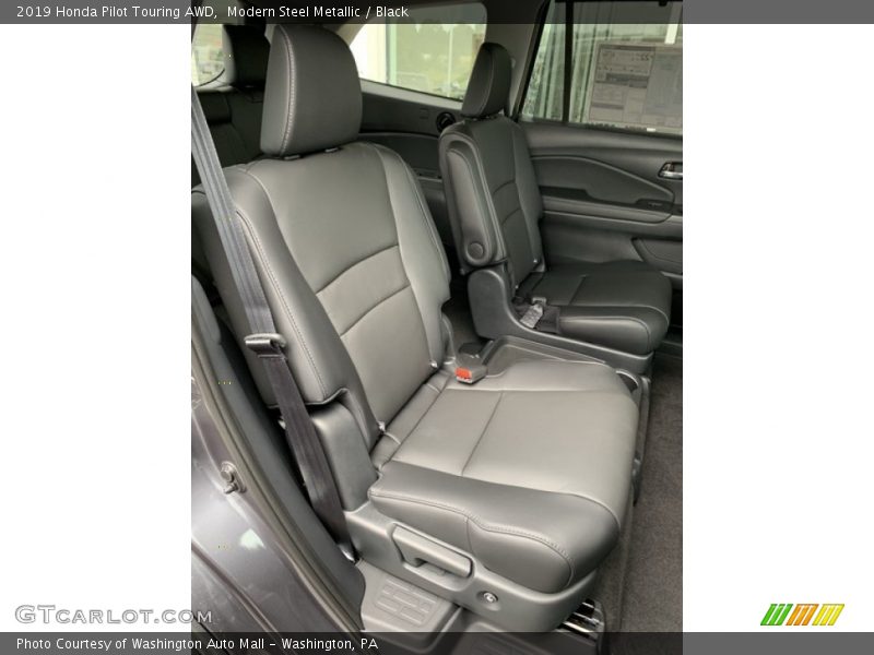 Modern Steel Metallic / Black 2019 Honda Pilot Touring AWD