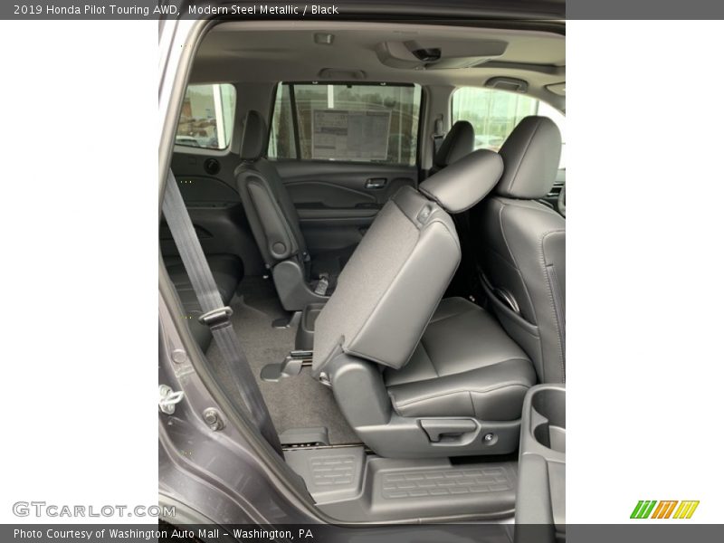 Modern Steel Metallic / Black 2019 Honda Pilot Touring AWD