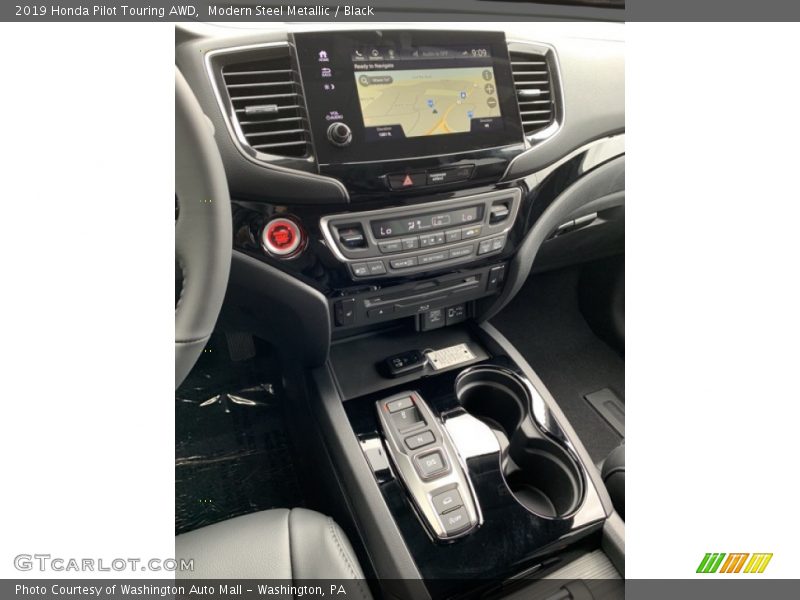 Modern Steel Metallic / Black 2019 Honda Pilot Touring AWD