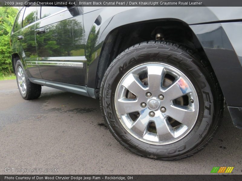 Brilliant Black Crystal Pearl / Dark Khaki/Light Graystone Royal Leather 2009 Jeep Grand Cherokee Limited 4x4