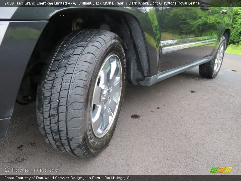 Brilliant Black Crystal Pearl / Dark Khaki/Light Graystone Royal Leather 2009 Jeep Grand Cherokee Limited 4x4