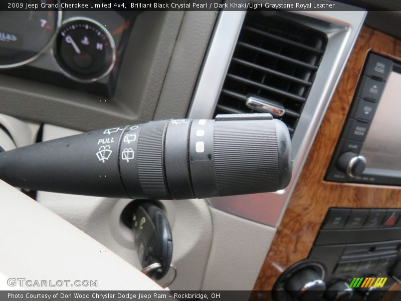 Brilliant Black Crystal Pearl / Dark Khaki/Light Graystone Royal Leather 2009 Jeep Grand Cherokee Limited 4x4