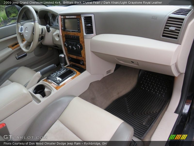Brilliant Black Crystal Pearl / Dark Khaki/Light Graystone Royal Leather 2009 Jeep Grand Cherokee Limited 4x4