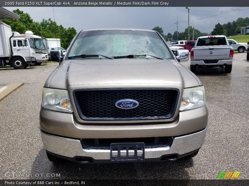 Arizona Beige Metallic / Medium Flint/Dark Flint Grey 2005 Ford F150 XLT SuperCab 4x4