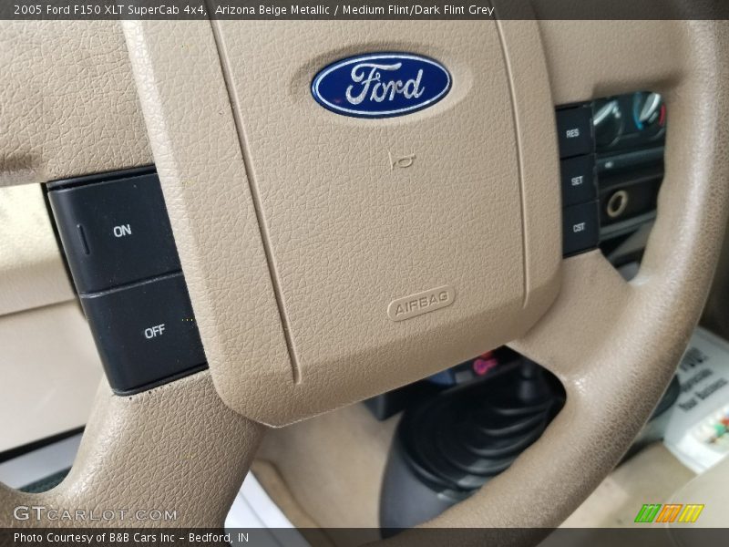 Arizona Beige Metallic / Medium Flint/Dark Flint Grey 2005 Ford F150 XLT SuperCab 4x4