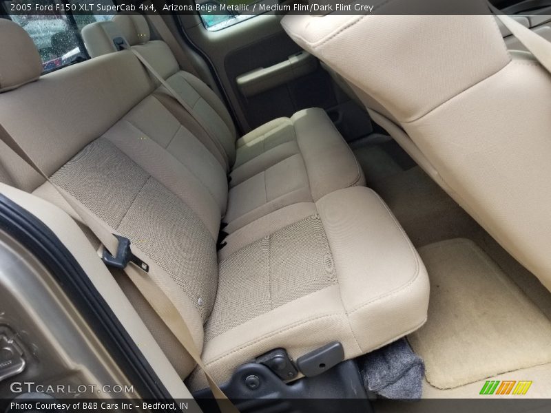 Arizona Beige Metallic / Medium Flint/Dark Flint Grey 2005 Ford F150 XLT SuperCab 4x4