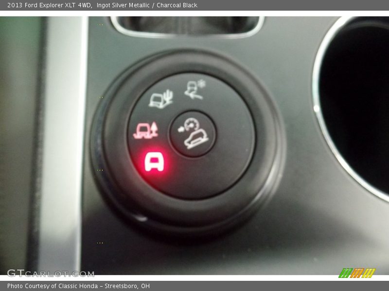 Ingot Silver Metallic / Charcoal Black 2013 Ford Explorer XLT 4WD