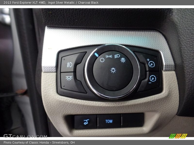 Ingot Silver Metallic / Charcoal Black 2013 Ford Explorer XLT 4WD