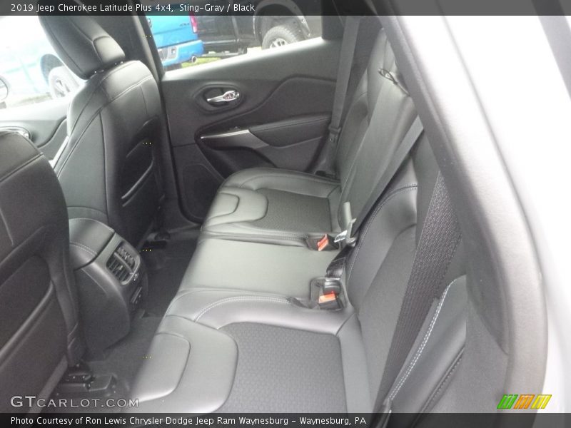 Sting-Gray / Black 2019 Jeep Cherokee Latitude Plus 4x4