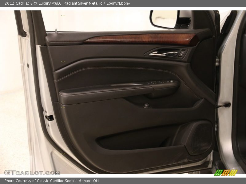 Radiant Silver Metallic / Ebony/Ebony 2012 Cadillac SRX Luxury AWD