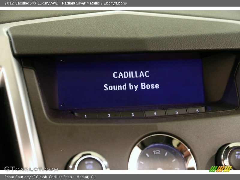 Radiant Silver Metallic / Ebony/Ebony 2012 Cadillac SRX Luxury AWD