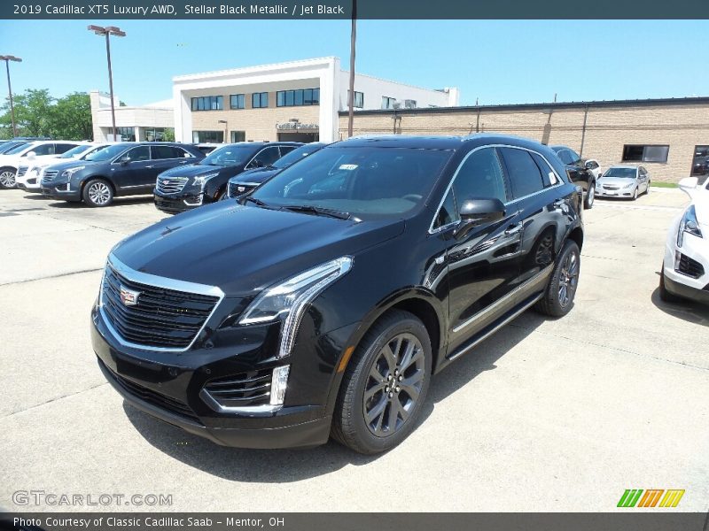 Stellar Black Metallic / Jet Black 2019 Cadillac XT5 Luxury AWD