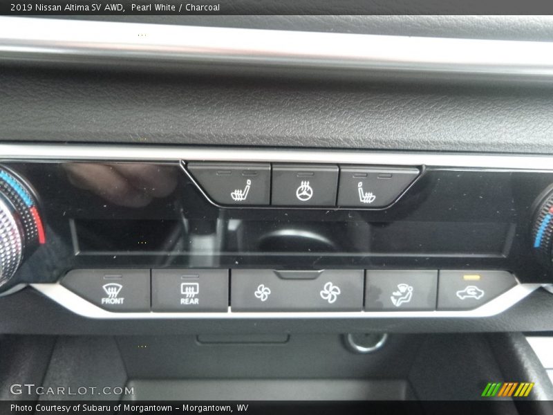 Pearl White / Charcoal 2019 Nissan Altima SV AWD