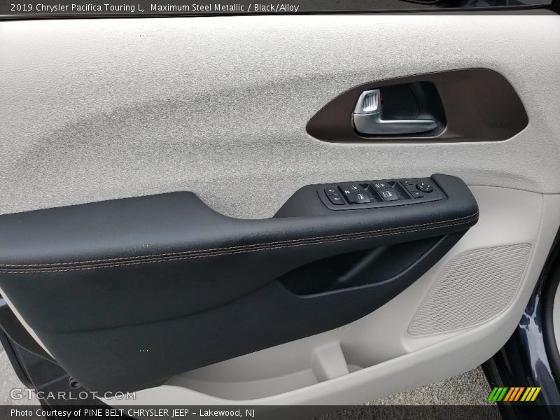 Maximum Steel Metallic / Black/Alloy 2019 Chrysler Pacifica Touring L