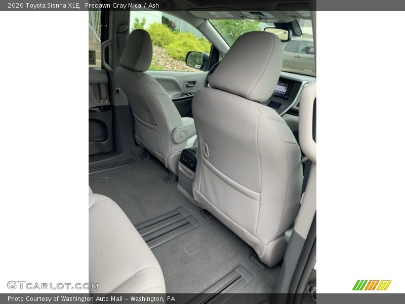 Predawn Gray Mica / Ash 2020 Toyota Sienna XLE