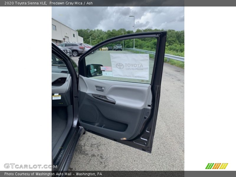 Predawn Gray Mica / Ash 2020 Toyota Sienna XLE