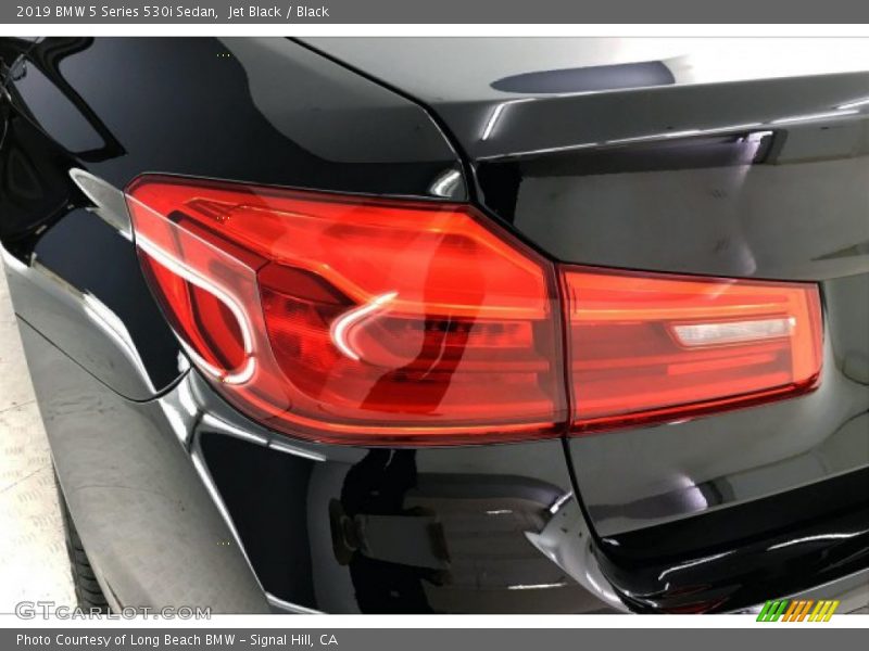 Jet Black / Black 2019 BMW 5 Series 530i Sedan