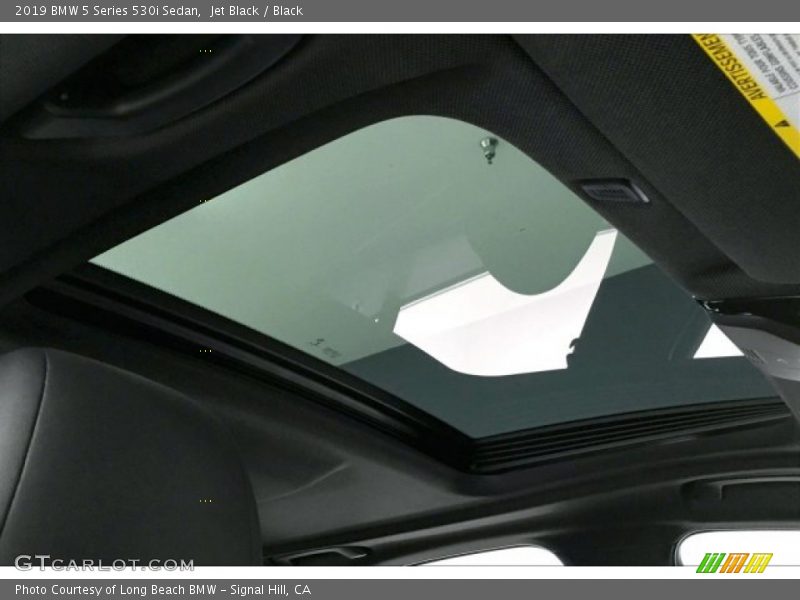 Jet Black / Black 2019 BMW 5 Series 530i Sedan