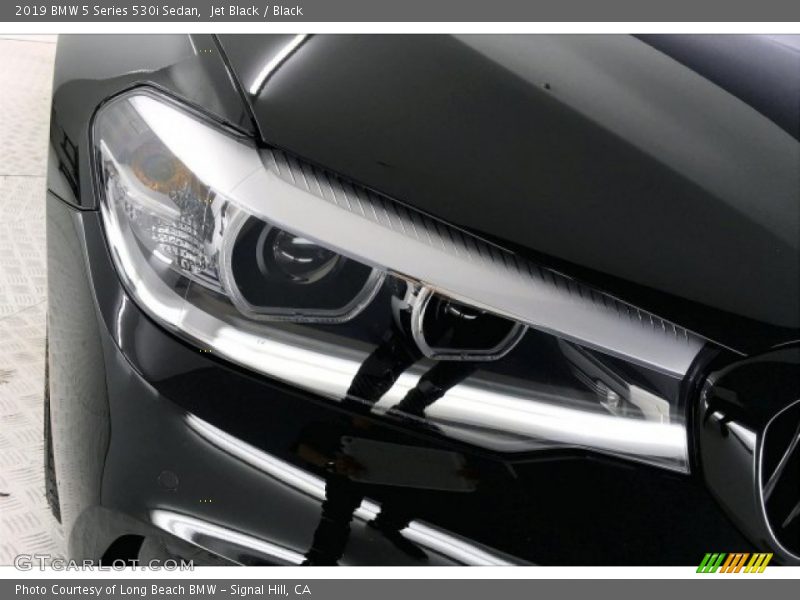 Jet Black / Black 2019 BMW 5 Series 530i Sedan