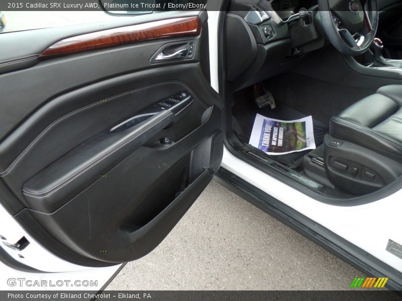 Platinum Ice Tricoat / Ebony/Ebony 2015 Cadillac SRX Luxury AWD