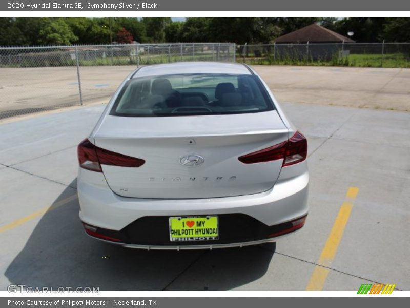 Symphony Silver / Black 2020 Hyundai Elantra SE