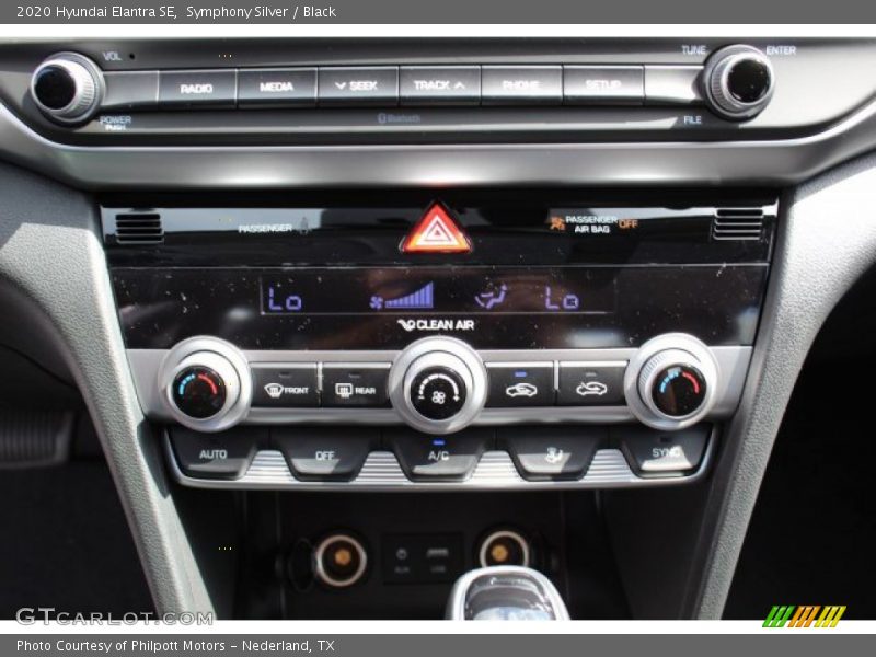 Symphony Silver / Black 2020 Hyundai Elantra SE