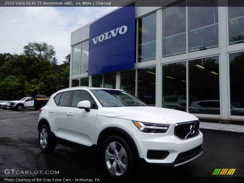 Front 3/4 View of 2020 XC40 T5 Momentum AWD