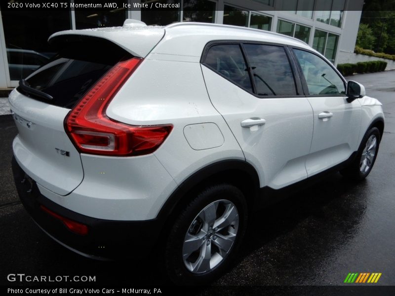 Ice White / Charcoal 2020 Volvo XC40 T5 Momentum AWD