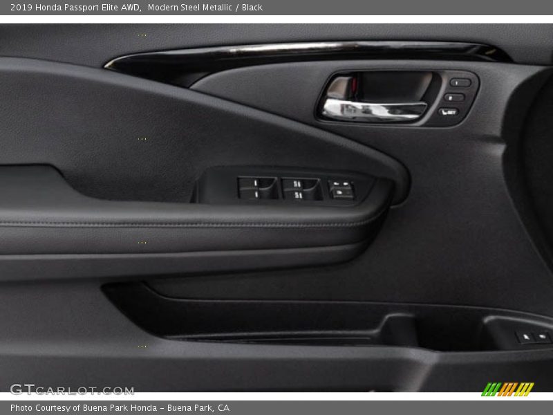 Modern Steel Metallic / Black 2019 Honda Passport Elite AWD