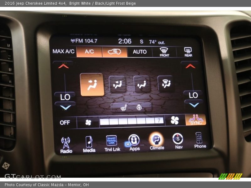 Bright White / Black/Light Frost Beige 2016 Jeep Cherokee Limited 4x4