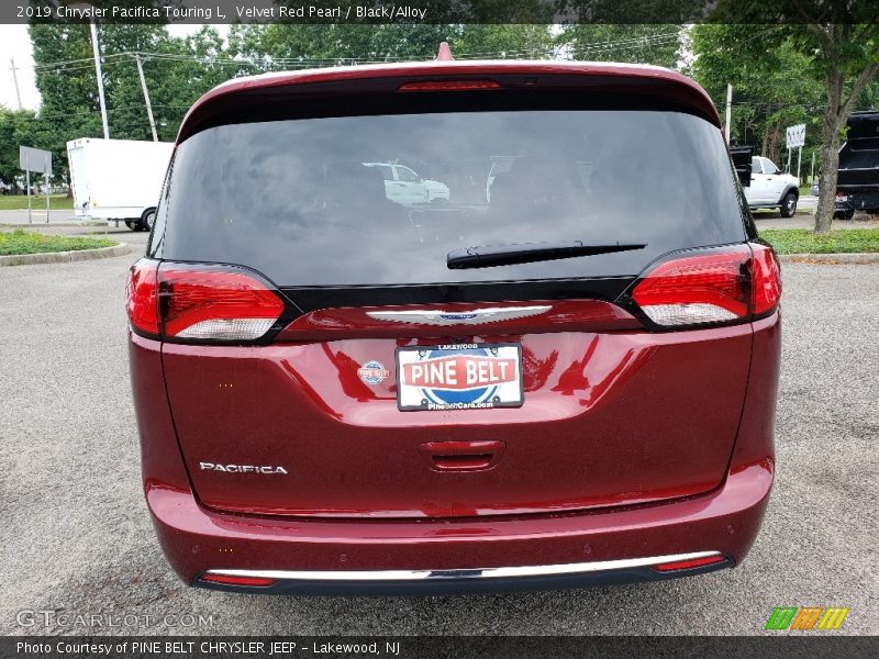Velvet Red Pearl / Black/Alloy 2019 Chrysler Pacifica Touring L