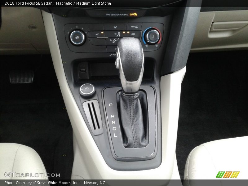 Magnetic / Medium Light Stone 2018 Ford Focus SE Sedan