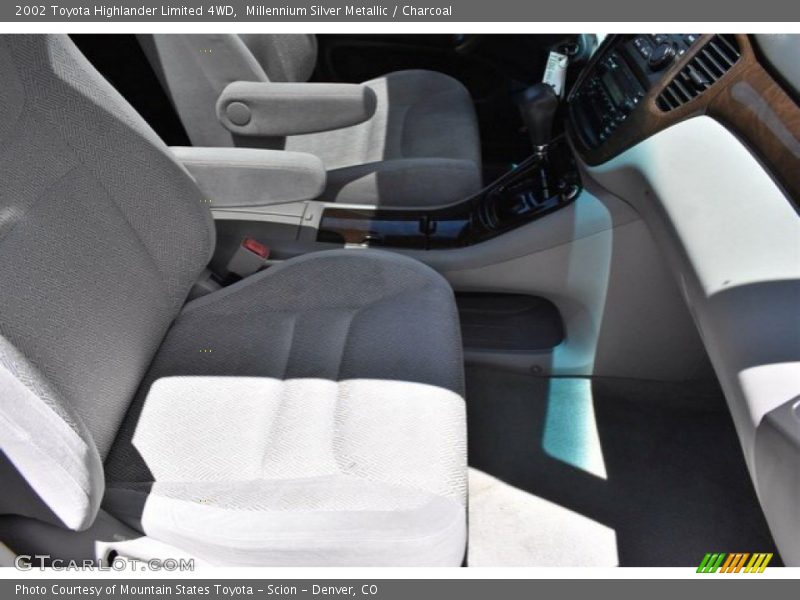 Millennium Silver Metallic / Charcoal 2002 Toyota Highlander Limited 4WD
