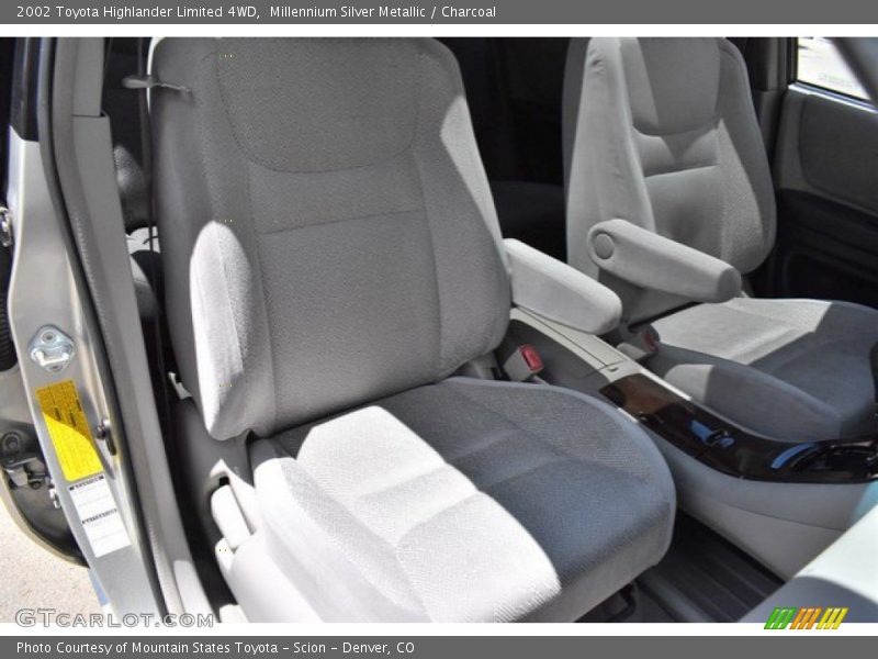 Millennium Silver Metallic / Charcoal 2002 Toyota Highlander Limited 4WD