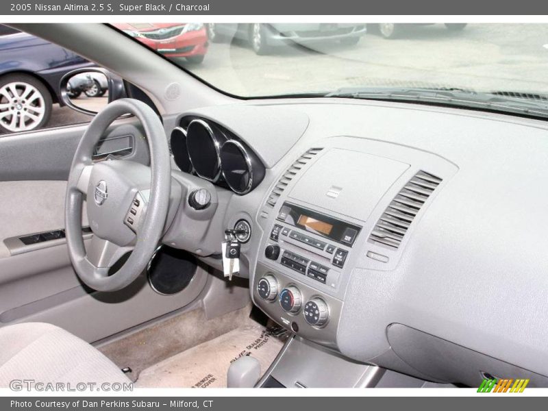 Super Black / Charcoal 2005 Nissan Altima 2.5 S