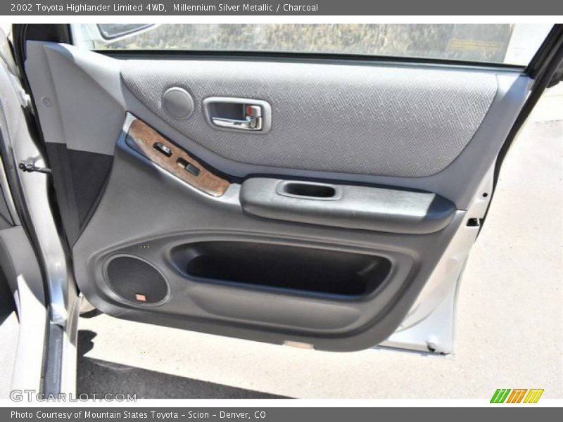 Millennium Silver Metallic / Charcoal 2002 Toyota Highlander Limited 4WD