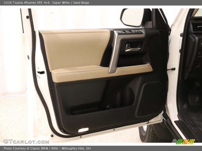 Super White / Sand Beige 2016 Toyota 4Runner SR5 4x4