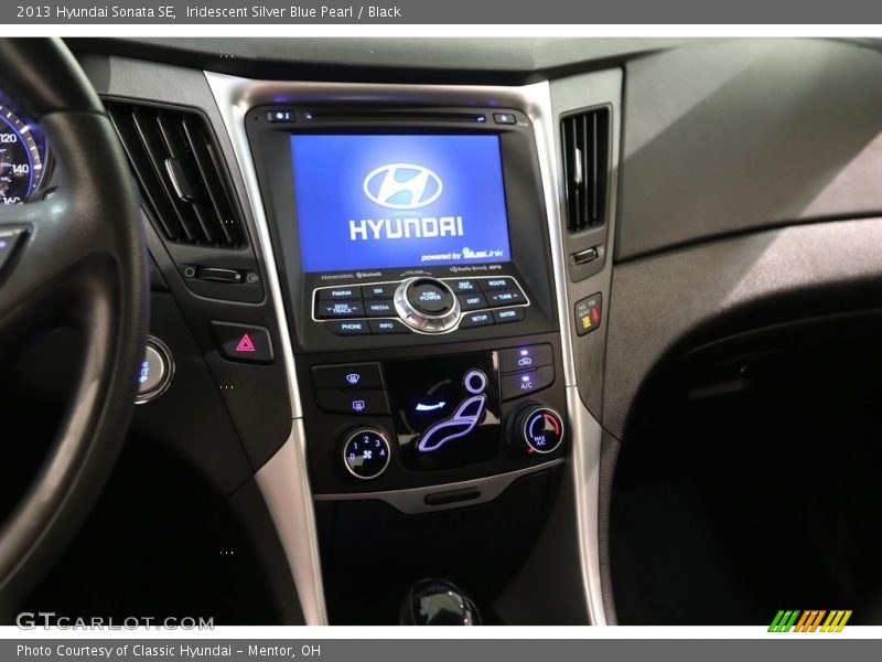 Iridescent Silver Blue Pearl / Black 2013 Hyundai Sonata SE