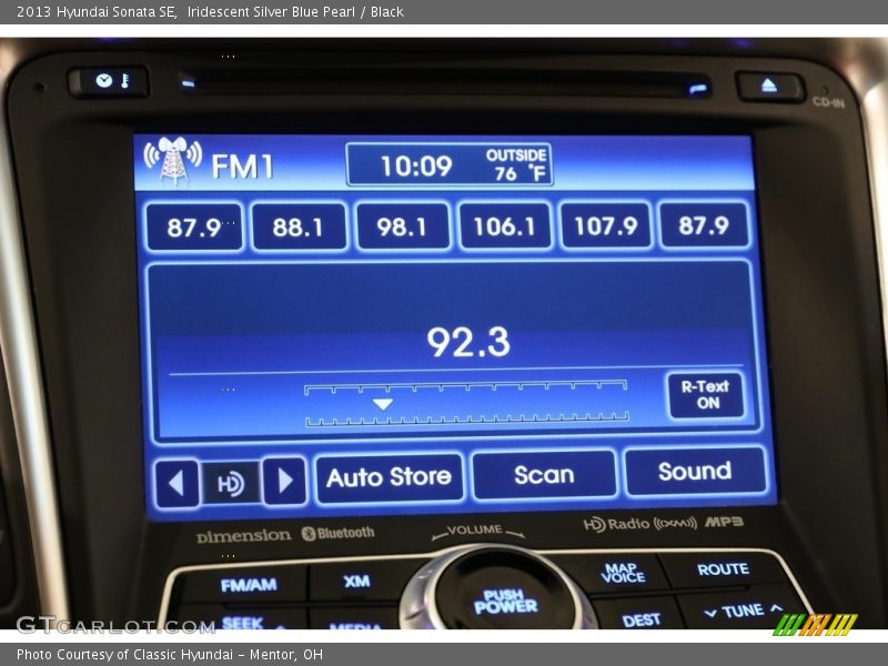 Iridescent Silver Blue Pearl / Black 2013 Hyundai Sonata SE