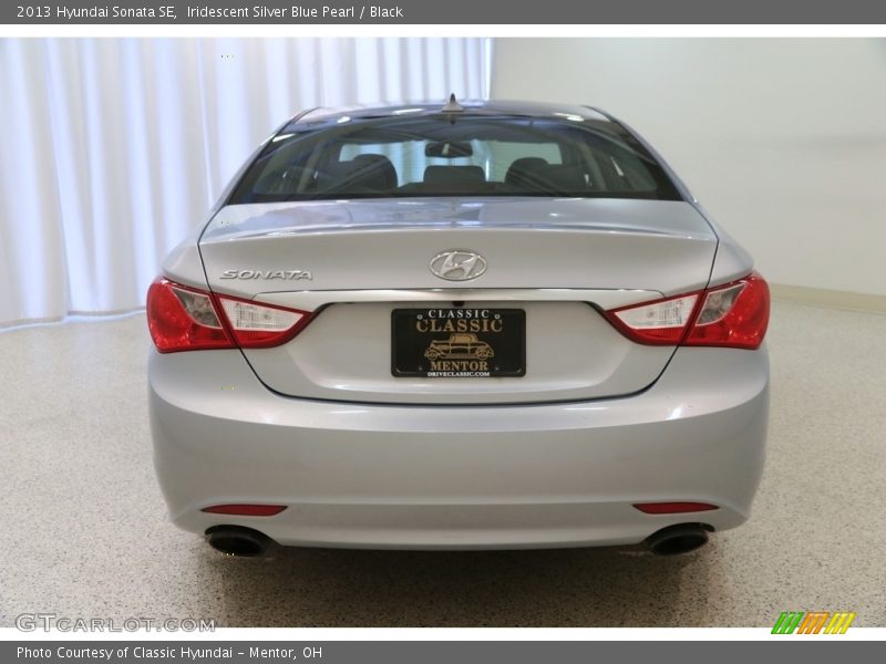 Iridescent Silver Blue Pearl / Black 2013 Hyundai Sonata SE